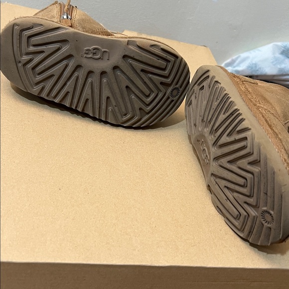 UGG Tan Kids Boots Size 10 - Picture 7 of 7